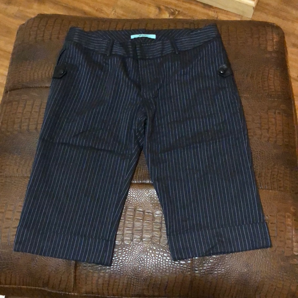 Pin-Striped dress pant with leather pocket detail